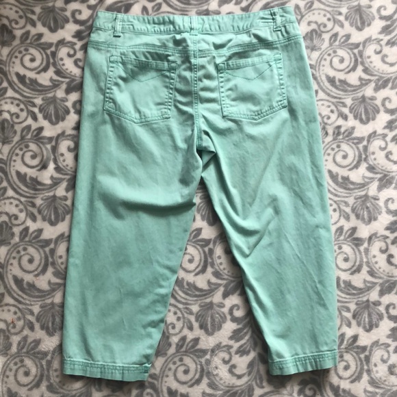 Capris - Picture 3 of 4